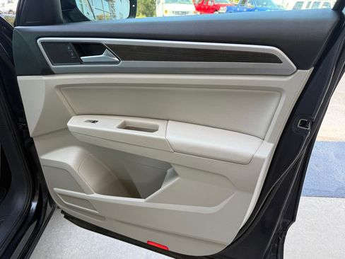 Used 2018 Volkswagen Atlas SE image 14