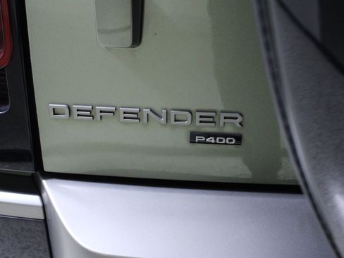 Used 2023 Land Rover Defender 130 X-Dynamic SE image 9