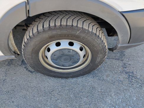 Used 2018 Ford Transit 250 148 Medium Roof image 3