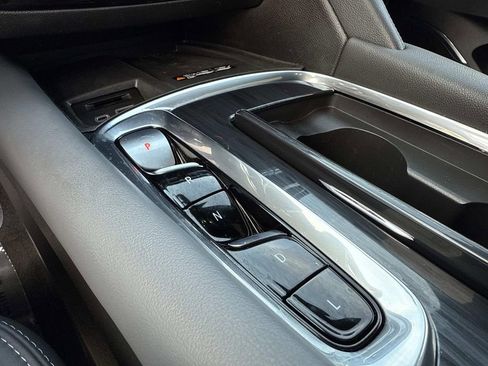 Used 2023 Buick Enclave Essence image 34