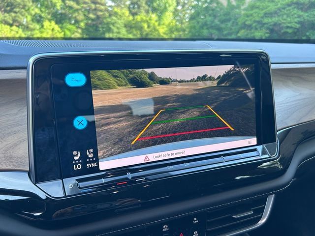 New 2026 Volkswagen Atlas SE FWD image 16