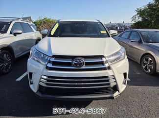 Used 2017 Toyota Highlander Limited FWD video 2