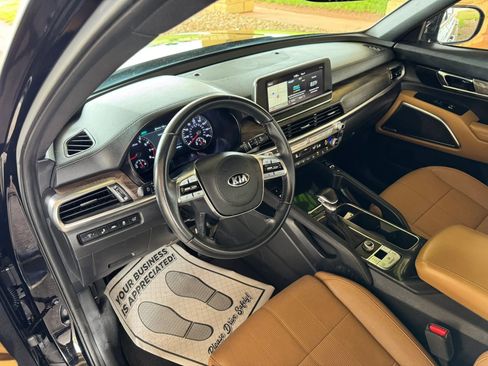 Used 2020 Kia Telluride SX w/ Towing Package FWD image 10
