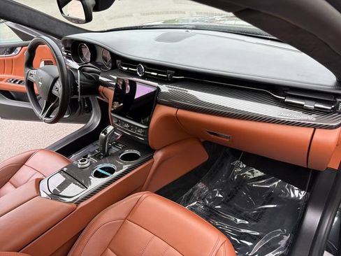 Used 2023 Maserati Quattroporte Modena Q4 AWD/4WD image 32