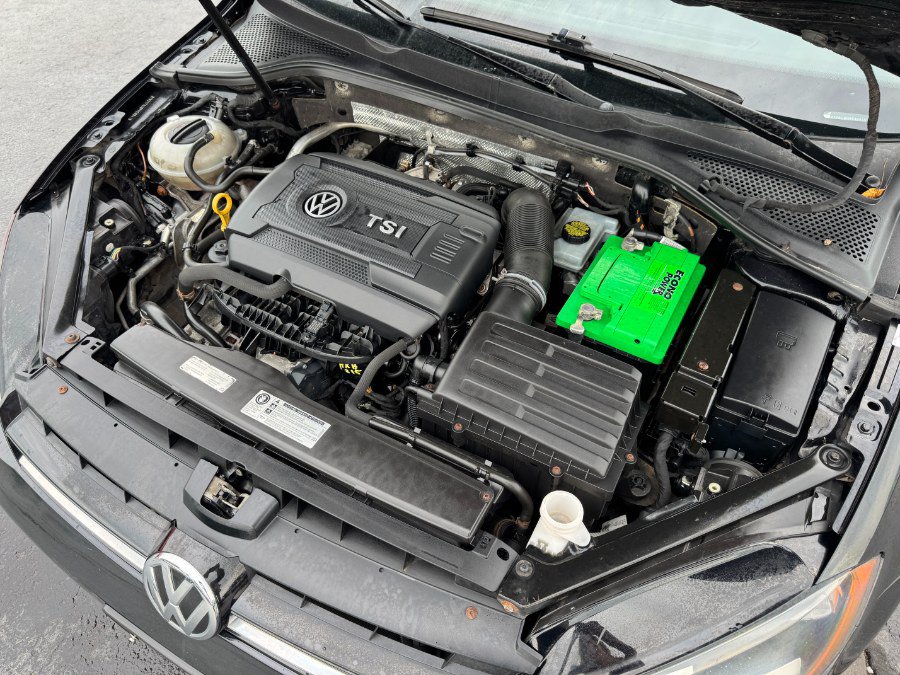 Used 2015 Volkswagen Golf S FWD image 22