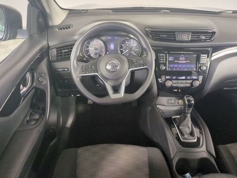 Used 2020 Nissan Rogue Sport SV FWD image 16