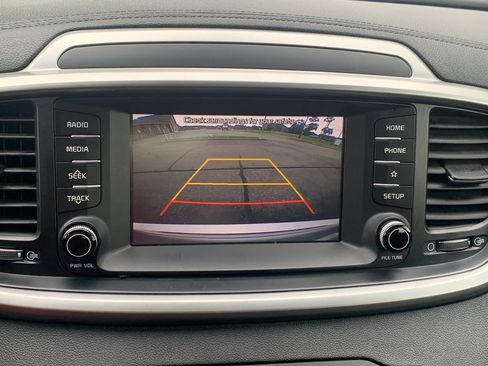 Used 2020 Kia Sorento FWD V6 image 18