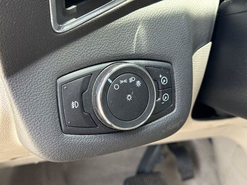 Used 2013 Ford C-MAX SEL FWD image 28
