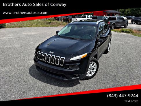Used 2017 Jeep Cherokee Latitude w/ Comfort/Convenience Group FWD image 1