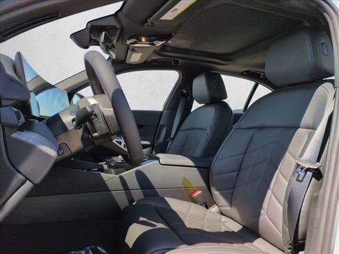 New 2026 BMW 530i xDrive w/ M Sport Package AWD/4WD image 4