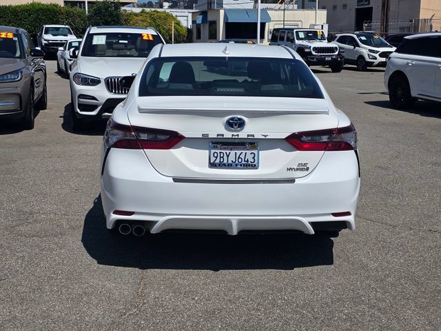 Used 2022 Toyota Camry SE FWD image 5