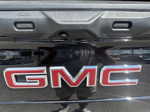New 2026 GMC Sierra EV Elevation w/ LPO, Elevation Dark Package image 32