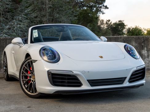 Used 2017 Porsche 911 Carrera 4S image 9