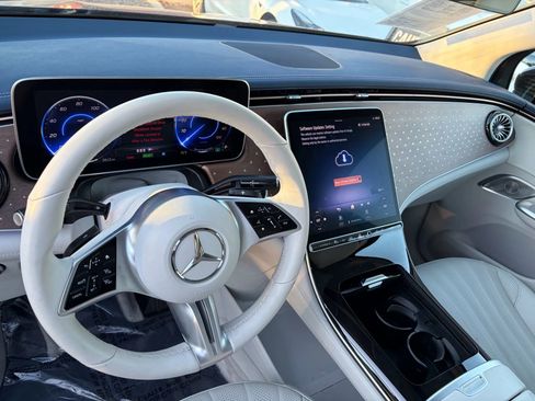 Used 2023 Mercedes-Benz EQE 500 4MATIC SUV image 14