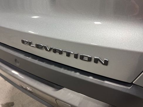 Used 2025 GMC Terrain Elevation image 17