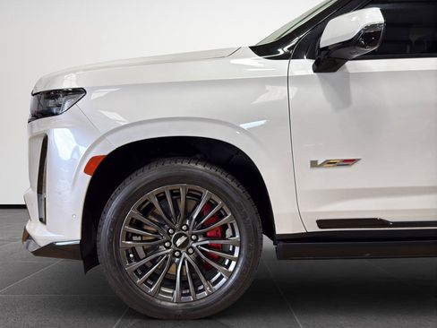 Used 2023 Cadillac Escalade V w/ Heavy-Duty Trailer Package image 2