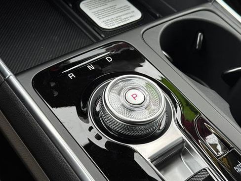 New 2026 Kia Carnival EX FWD image 25