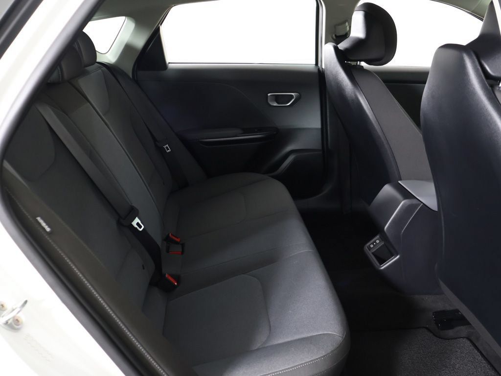 Certified 2025 Kia K4 FWD image 32
