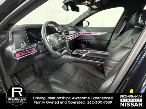 Used 2023 BMW i7 xDrive60 AWD/4WD image 3