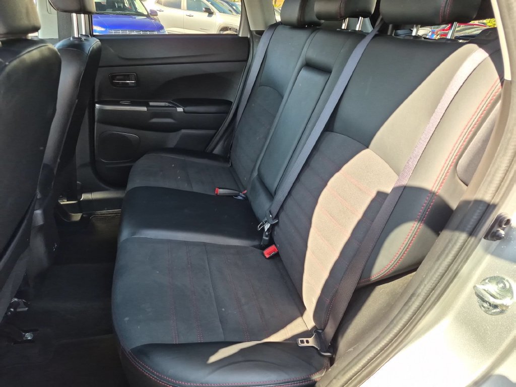 Used 2025 Mitsubishi Outlander Sport SE AWD/4WD image 28