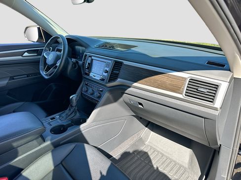 Used 2023 Volkswagen Atlas SE image 28