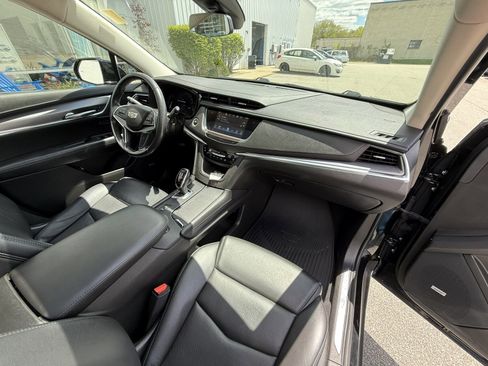 Used 2019 Cadillac XT5 Premium Luxury AWD/4WD image 24