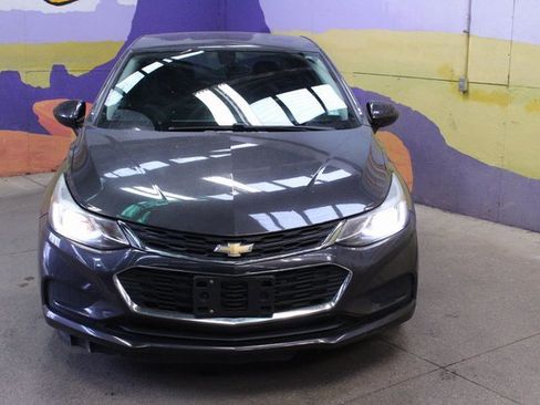 Used 2016 Chevrolet Cruze LT image 3