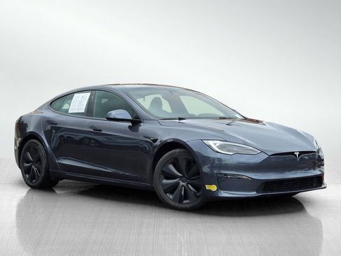 Used 2023 Tesla Model S Standard Range image 2