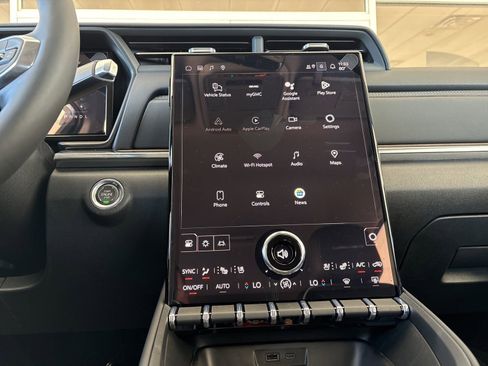 New 2026 GMC Terrain Denali w/ LPO, Floor Liner Package image 16