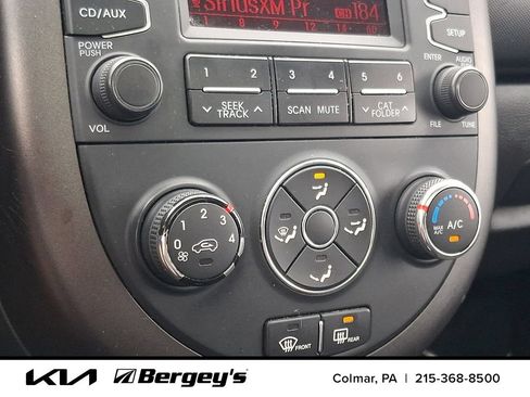 Used 2013 Kia Soul + FWD image 19