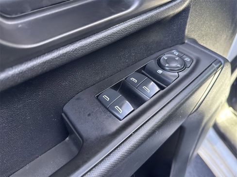 Used 2021 GMC Sierra 3500 4x4 Crew Cab w/ Convenience Package image 13