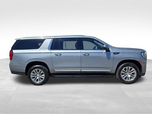 Used 2024 GMC Yukon XL Denali AWD/4WD image 13