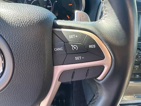 Used 2016 Jeep Grand Cherokee Laredo w/ Quick Order Package 23E AWD/4WD image 18