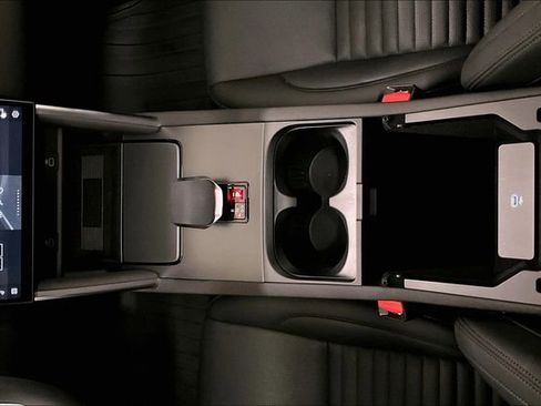 Certified 2025 Land Rover Discovery Sport S image 11