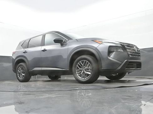 Used 2026 Nissan Rogue S FWD image 9
