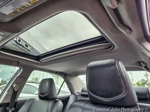 Used 2012 Toyota Camry SE w/ Convenience Pkg FWD image 9