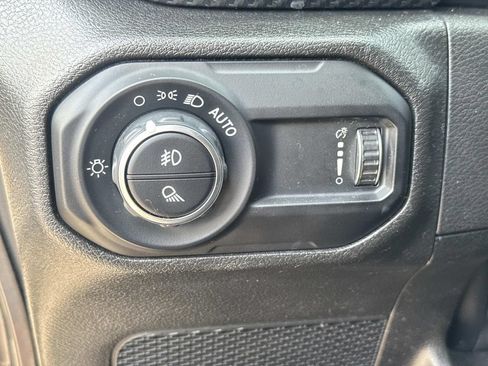 Used 2023 Jeep Gladiator Sport AWD/4WD image 22