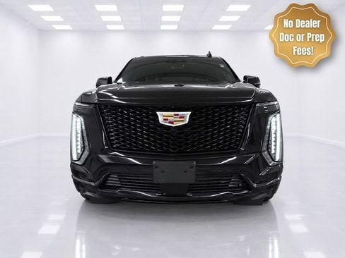 Used 2025 Cadillac Escalade ESV Sport Platinum AWD/4WD image 2