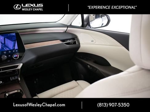 Used 2024 Lexus RX 350 FWD w/ Convenience Package image 18