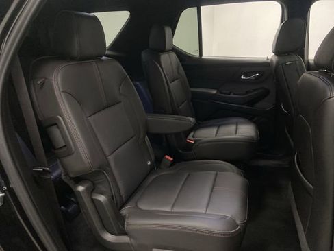 Used 2023 Chevrolet Traverse RS image 32