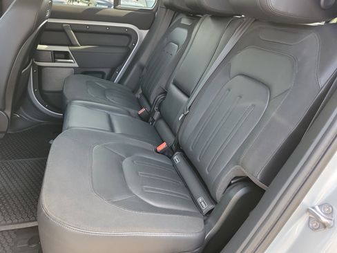 Used 2020 Land Rover Defender 110 First Edition image 7