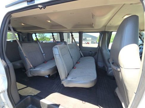 Used 2025 Chevrolet Express 3500 LT w/ LT Preferred Equipment Group RWD image 9