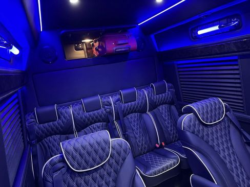 Used 2024 Mercedes-Benz Sprinter 3500 image 3