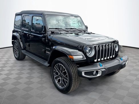 Used 2023 Jeep Wrangler Unlimited Sahara image 4
