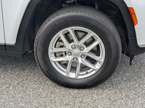 Certified 2025 Jeep Grand Cherokee L Laredo w/ Luxury Tech Group I image 10