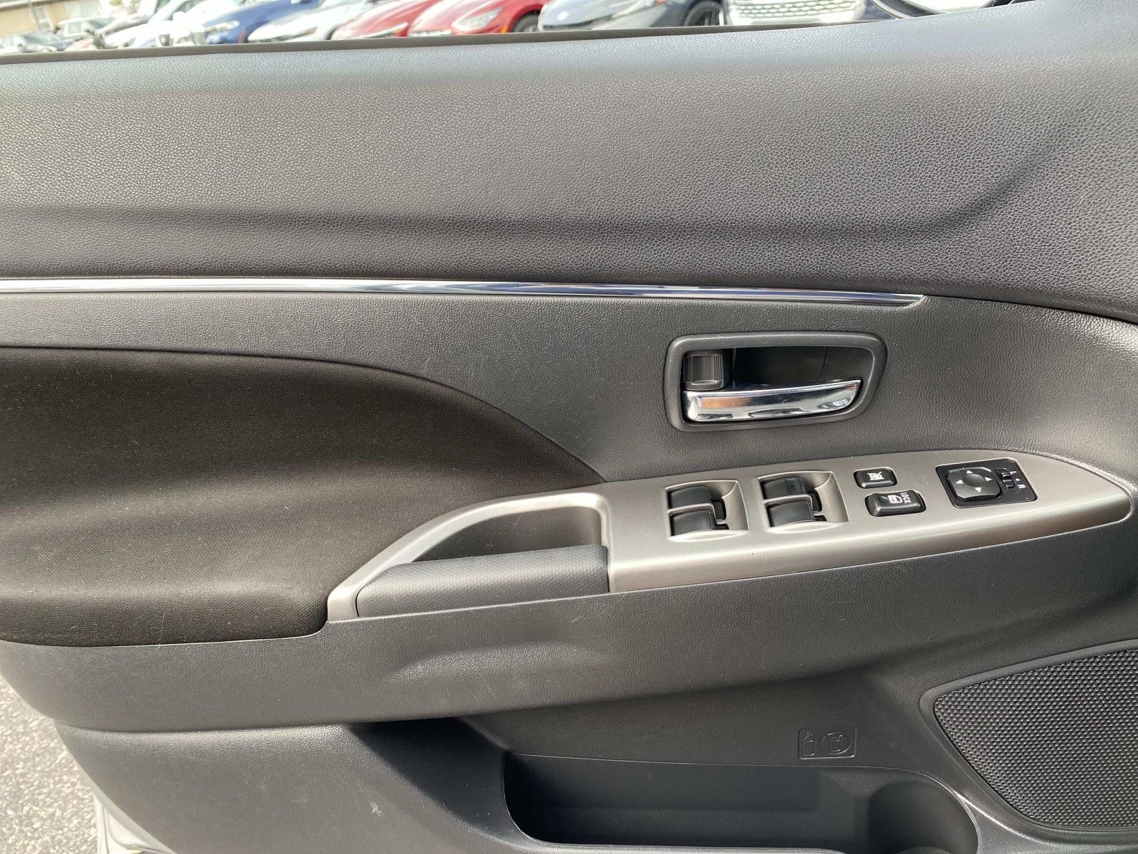 Used 2019 Mitsubishi Outlander Sport ES AWD/4WD image 18