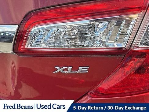 Used 2014 Toyota Camry XLE image 22