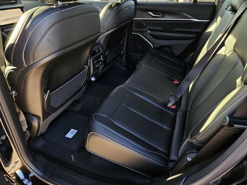 New 2026 Jeep Grand Cherokee Limited RWD image 12
