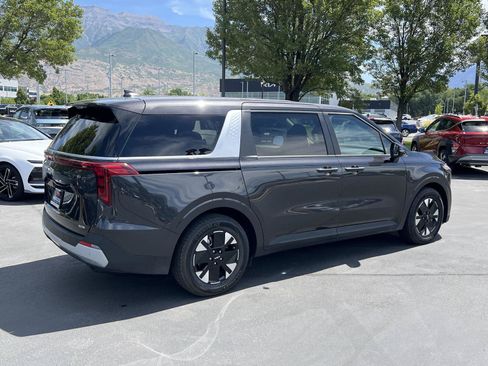 Used 2026 Kia Carnival LXS FWD image 7