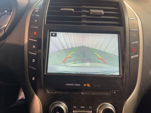 Used 2018 Lincoln MKC Select w/ Select Plus Package image 25